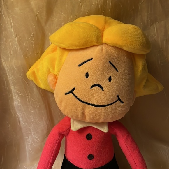 Kohls Cares Emily Elizabeth From Clifford the dog - Picture 2 of 8